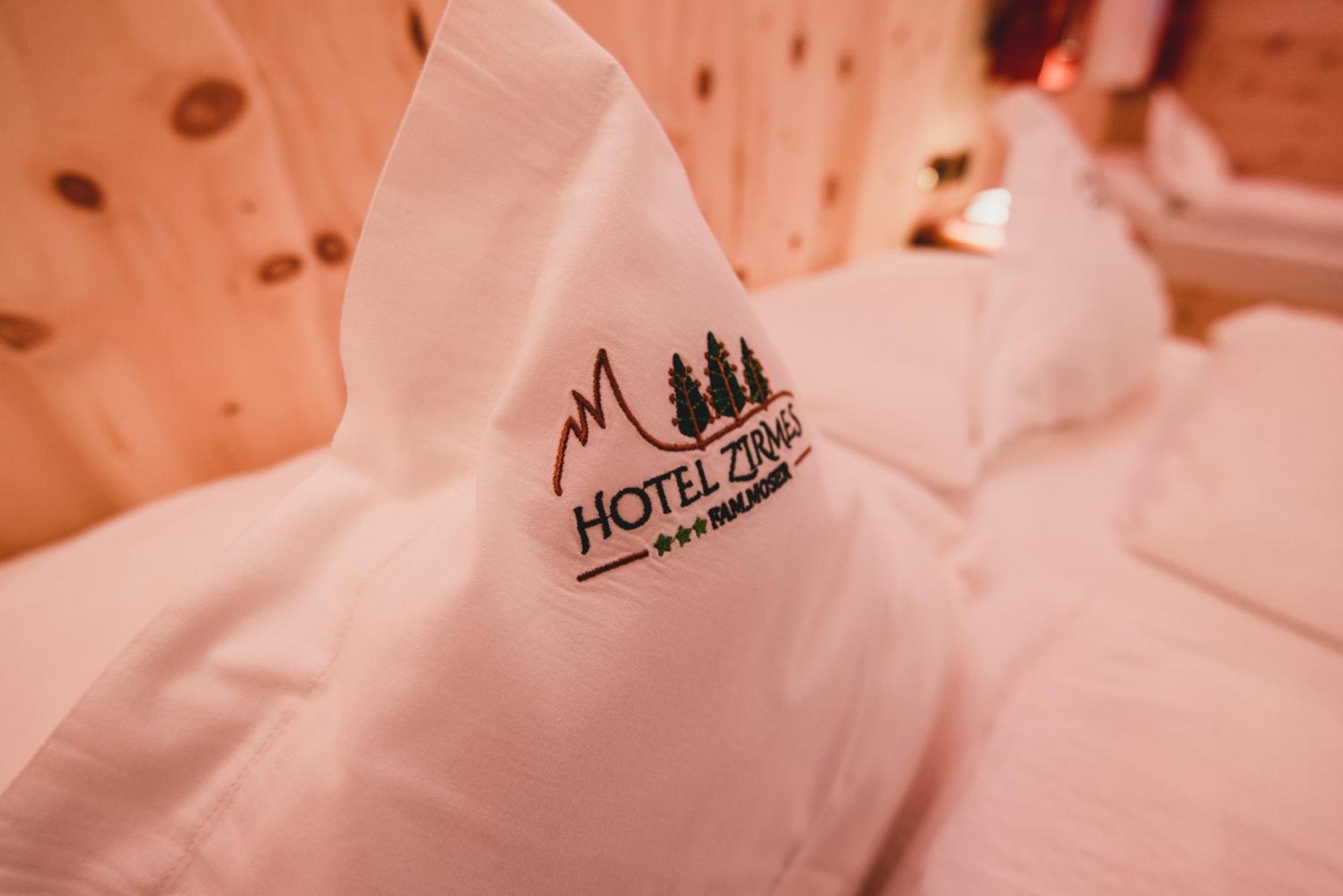 Hotel Zirmes Moena Eksteriør bilde