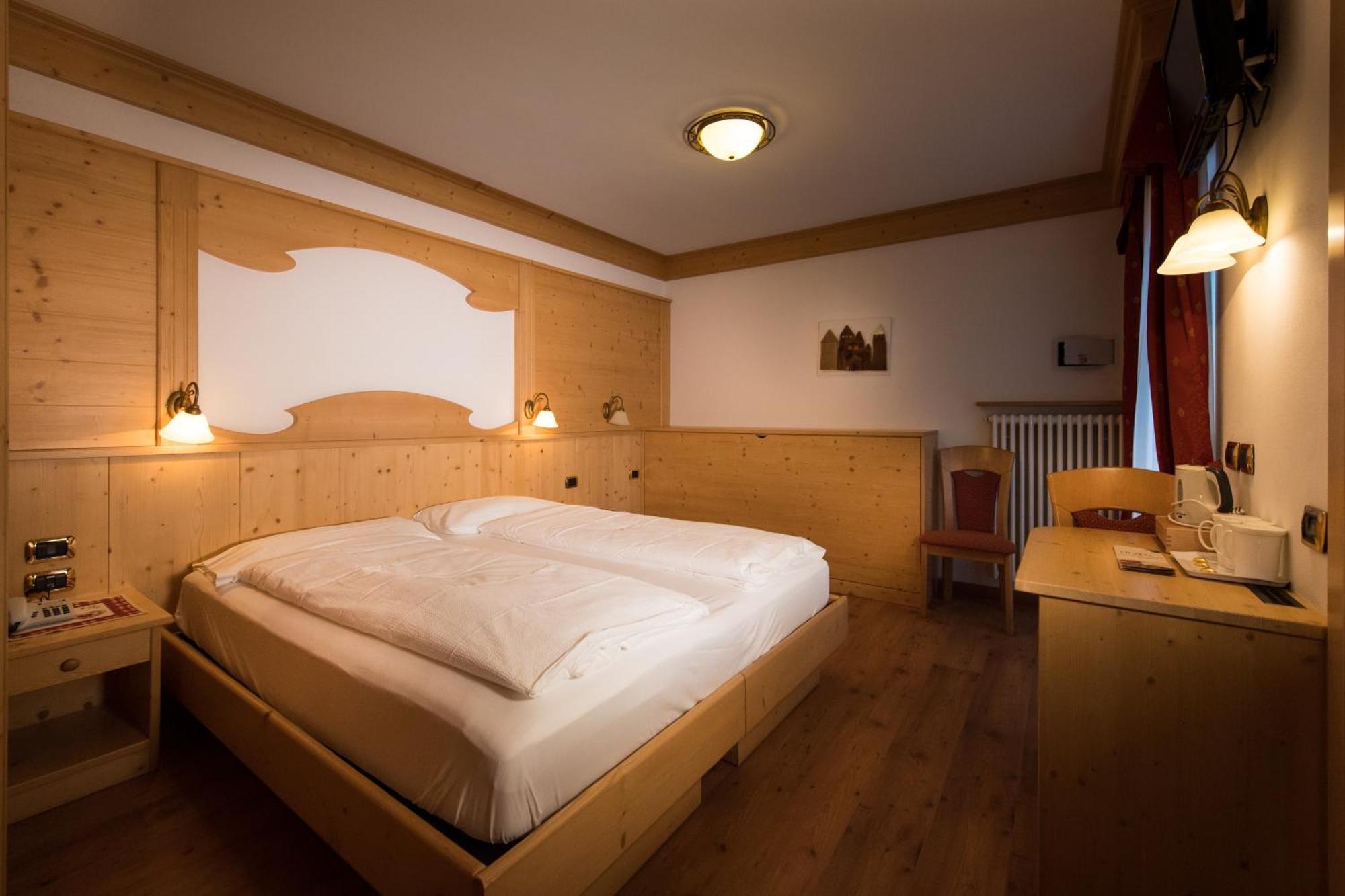 Hotel Zirmes Moena Eksteriør bilde