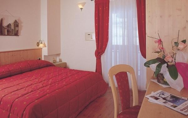 Hotel Zirmes Moena Eksteriør bilde