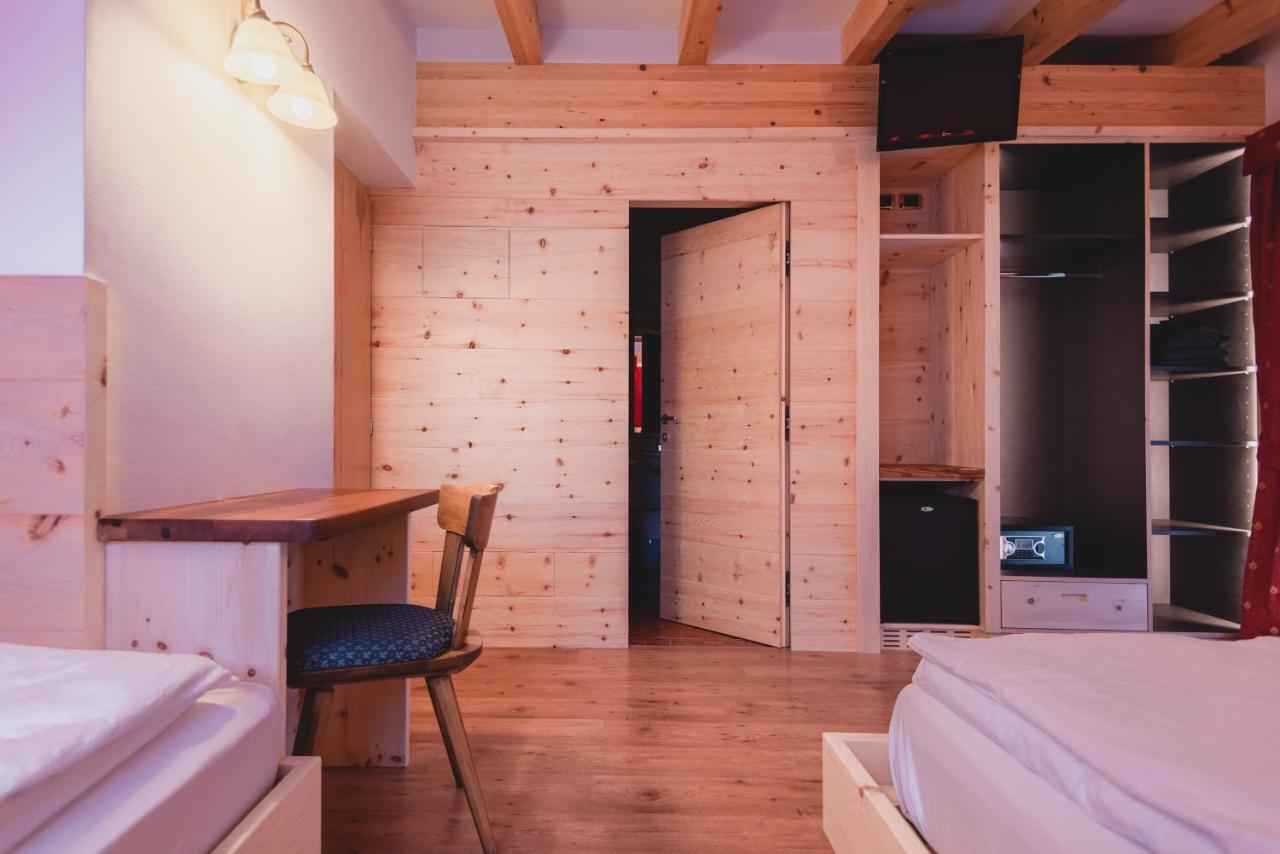 Hotel Zirmes Moena Eksteriør bilde