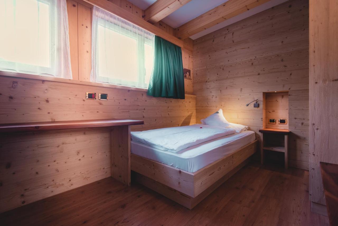 Hotel Zirmes Moena Eksteriør bilde